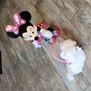 Roller Skating Minnie Mouse & Snowpuff